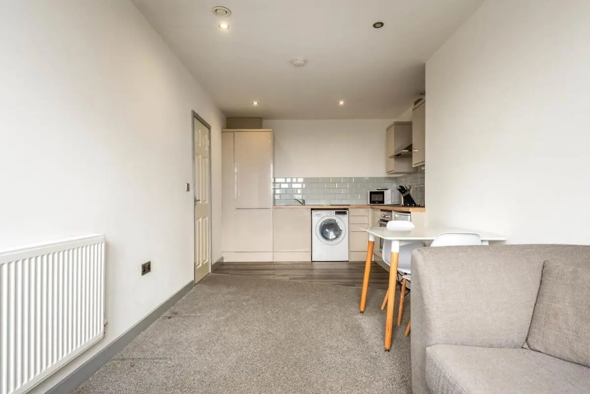 Modern 1 Bedroom Budget Apartment In Barnsley