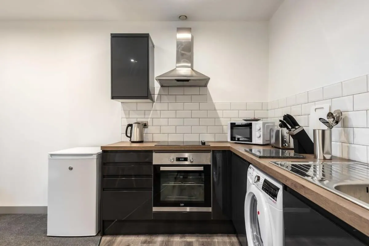Modern 1 Bedroom Budget Apartment In Μπάρνσλεϊ
